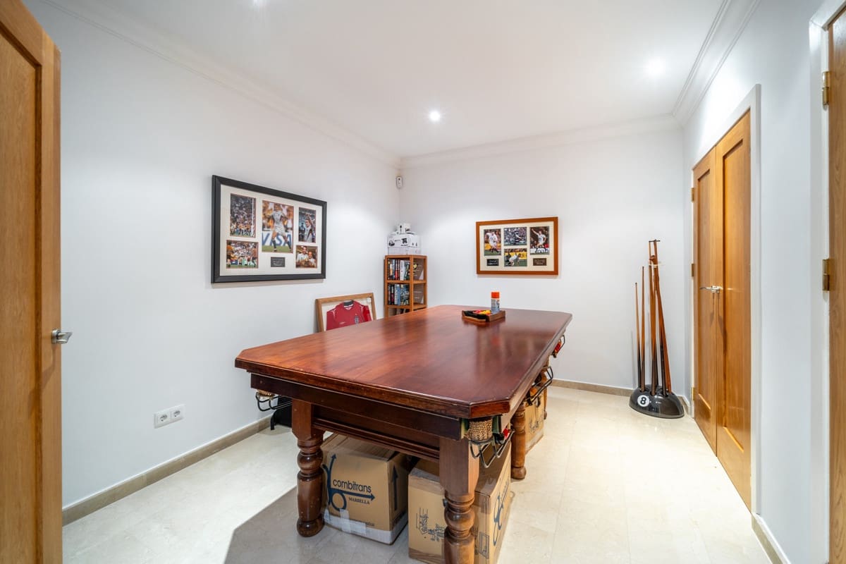 4 soverom Villa til salgs i Istan - € 1 550 000 (Ref: 9153477)