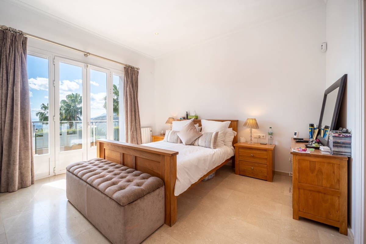 4 soveværelse Villa til salg i Istan - € 1.550.000 (Ref: 9153477)