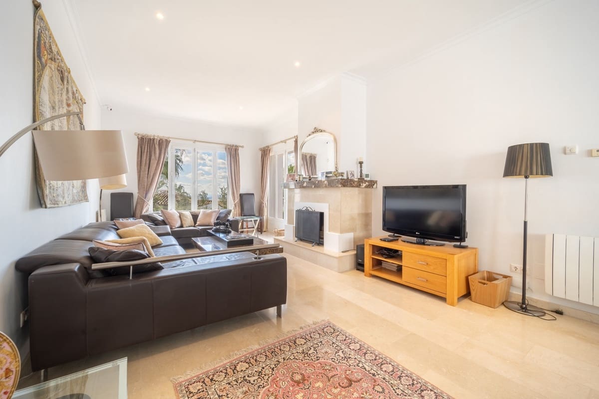 4 soveværelse Villa til salg i Istan - € 1.550.000 (Ref: 9153477)