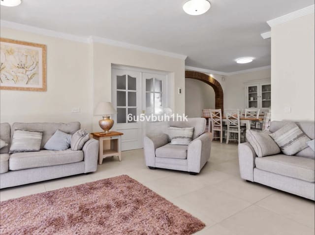 Casa de 5 habitaciones en El Paraiso, Estepona en venta - 1.490.000 € (Ref: 9153478)