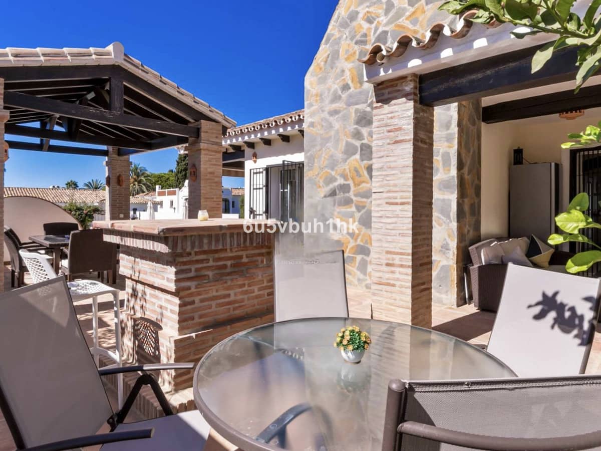 5 quarto Casa em Banda para venda em El Paraiso - 1 490 000 € (Ref: 9153478)