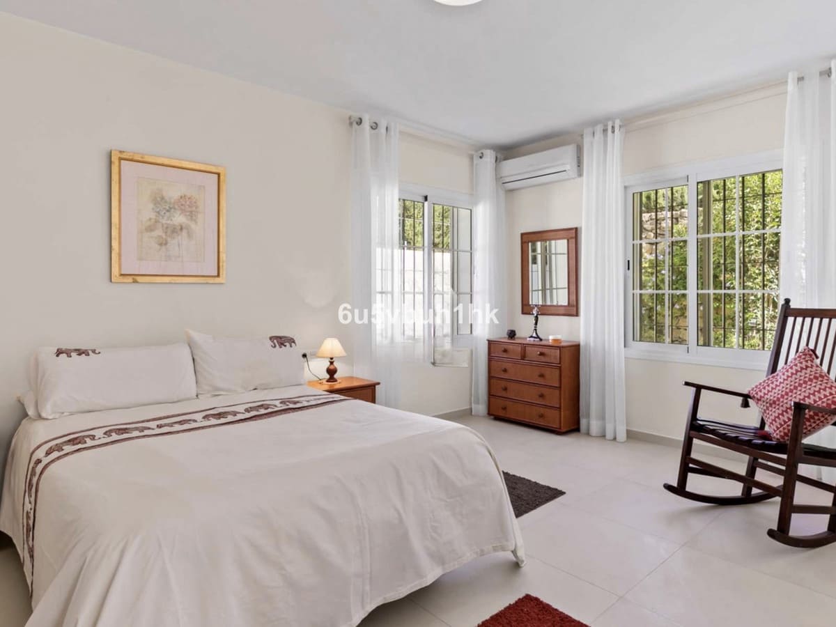 5 quarto Casa em Banda para venda em El Paraiso - 1 490 000 € (Ref: 9153478)