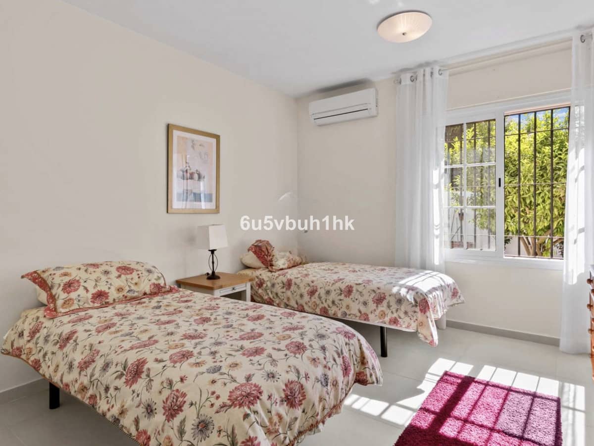 5 quarto Casa em Banda para venda em El Paraiso - 1 490 000 € (Ref: 9153478)