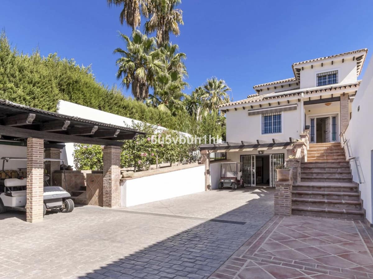 5 quarto Casa em Banda para venda em El Paraiso - 1 490 000 € (Ref: 9153478)