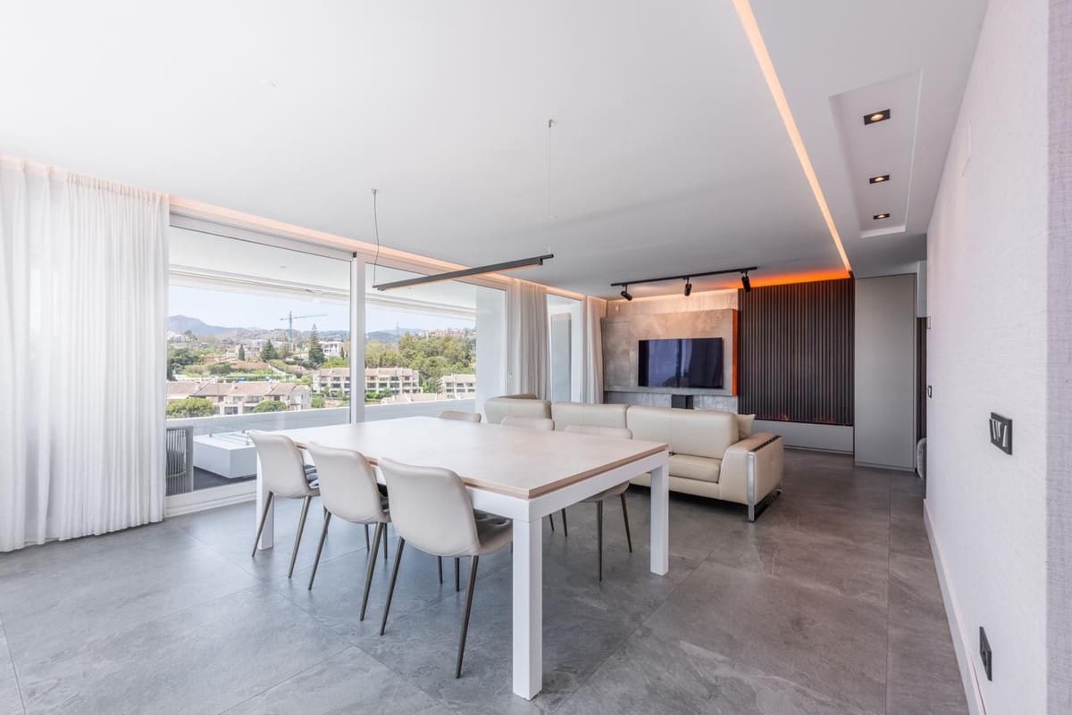 3 bedroom Apartment for sale in La Quinta with garage - € 1,450,000 (Ref: 9153480)