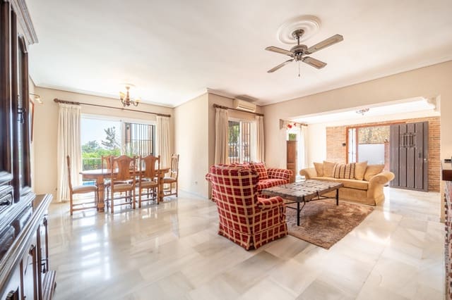 4 makuuhuone Huvila myytävänä paikassa El Rosario, Marbella - 1 350 000 € (Ref: 9153482)