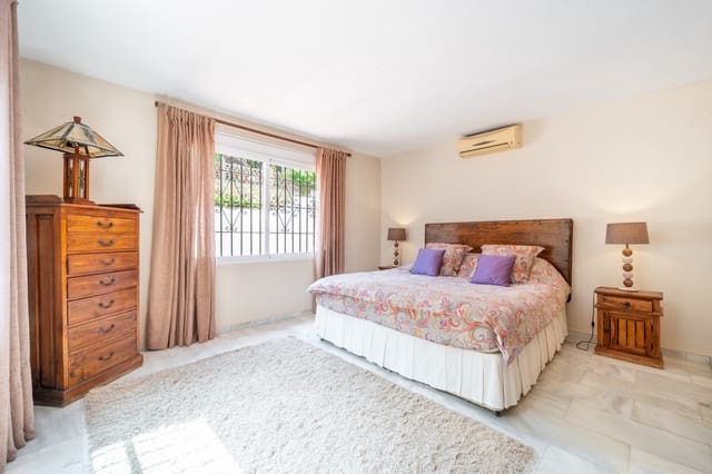 4 makuuhuone Huvila myytävänä paikassa El Rosario, Marbella - 1 350 000 € (Ref: 9153482)