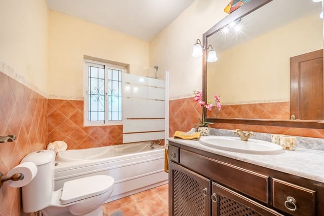 4 makuuhuone Huvila myytävänä paikassa El Rosario, Marbella - 1 350 000 € (Ref: 9153482)