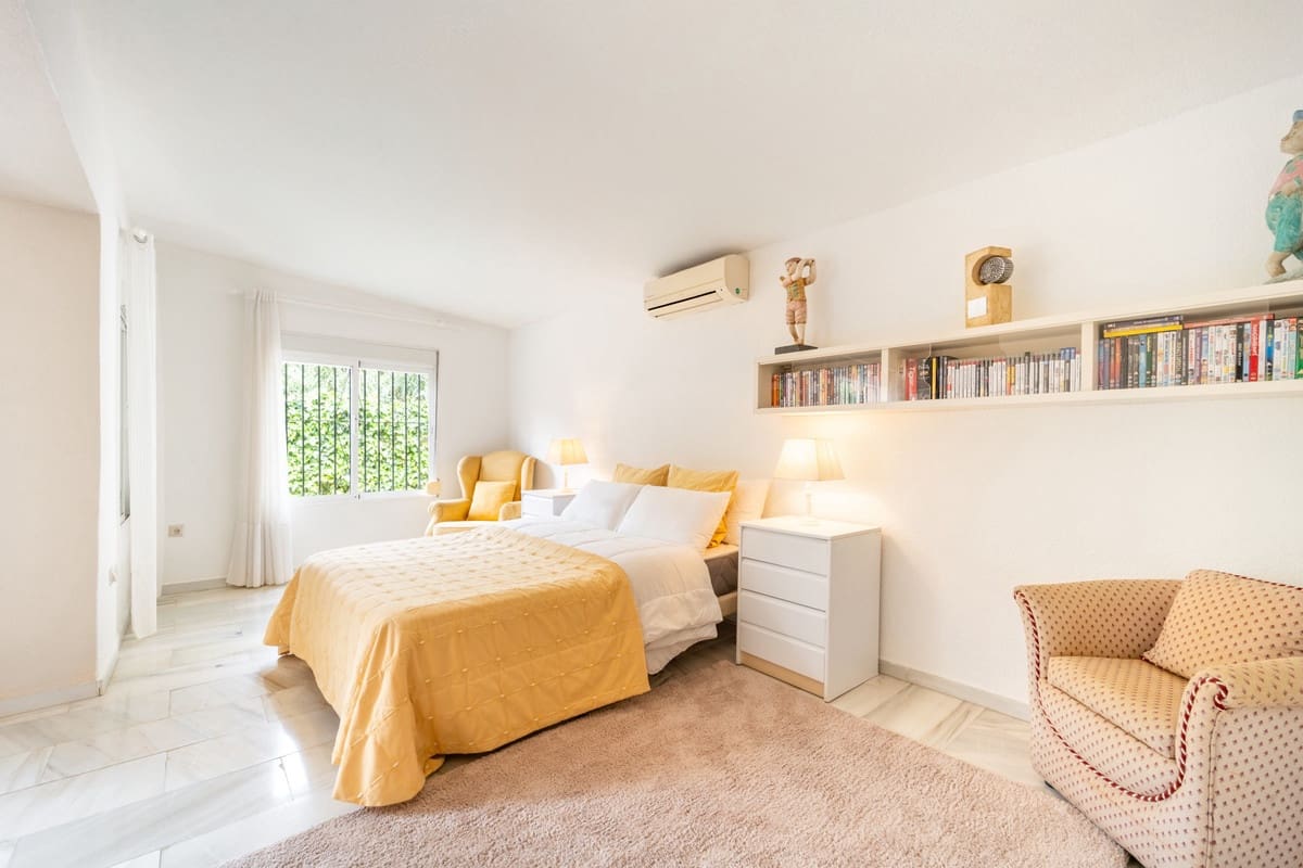 4 bedroom Villa for sale in El Rosario - € 1,290,000 (Ref: 9153482)