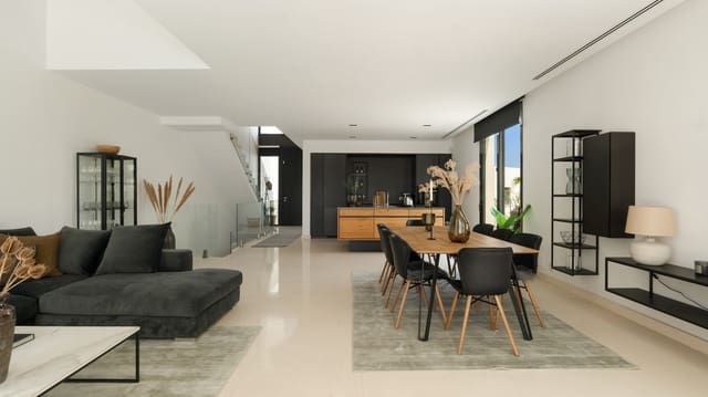 5 soveværelse Byhus til salg i Cabopino, Marbella - € 1.395.000 (Ref: 9153484)