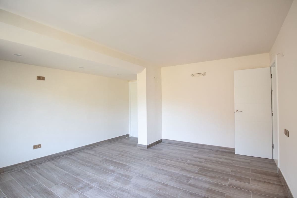 Chalet de 3 habitaciones en El Rosario en venta - 1.385.000 € (Ref: 9153487)