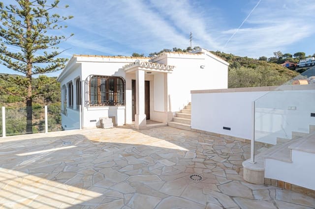 Chalet de 3 habitaciones en El Rosario, Marbella en venta - 1.385.000 € (Ref: 9153487)