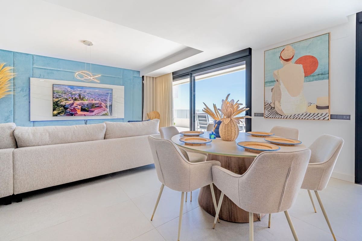 Apartamento de 3 habitaciones en Los Monteros en venta - 1.400.000 € (Ref: 9153489)