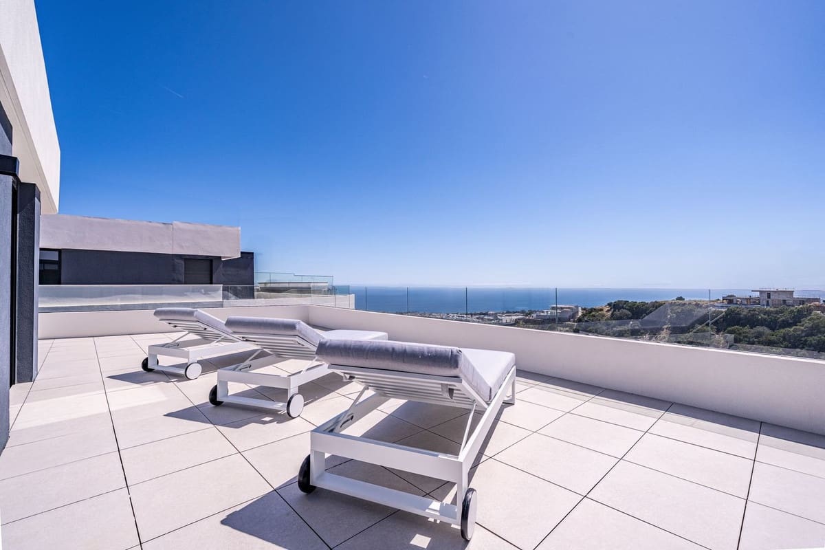 Apartamento de 3 habitaciones en Los Monteros en venta - 1.400.000 € (Ref: 9153489)