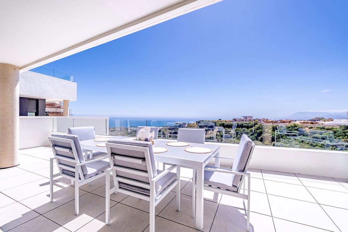 Apartamento de 3 habitaciones en Los Monteros en venta - 1.400.000 € (Ref: 9153489)