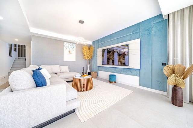 Apartamento de 3 habitaciones en Los Monteros, Marbella en venta - 1.400.000 € (Ref: 9153489)