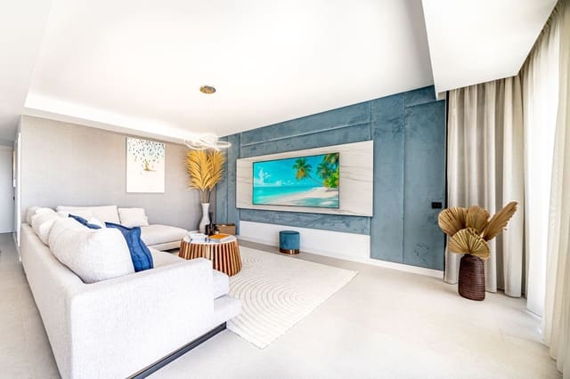 Apartamento de 3 habitaciones en Los Monteros, Marbella en venta - 1.400.000 € (Ref: 9153489)