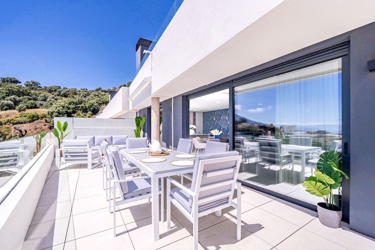 Apartamento de 3 habitaciones en Los Monteros en venta - 1.400.000 € (Ref: 9153489)