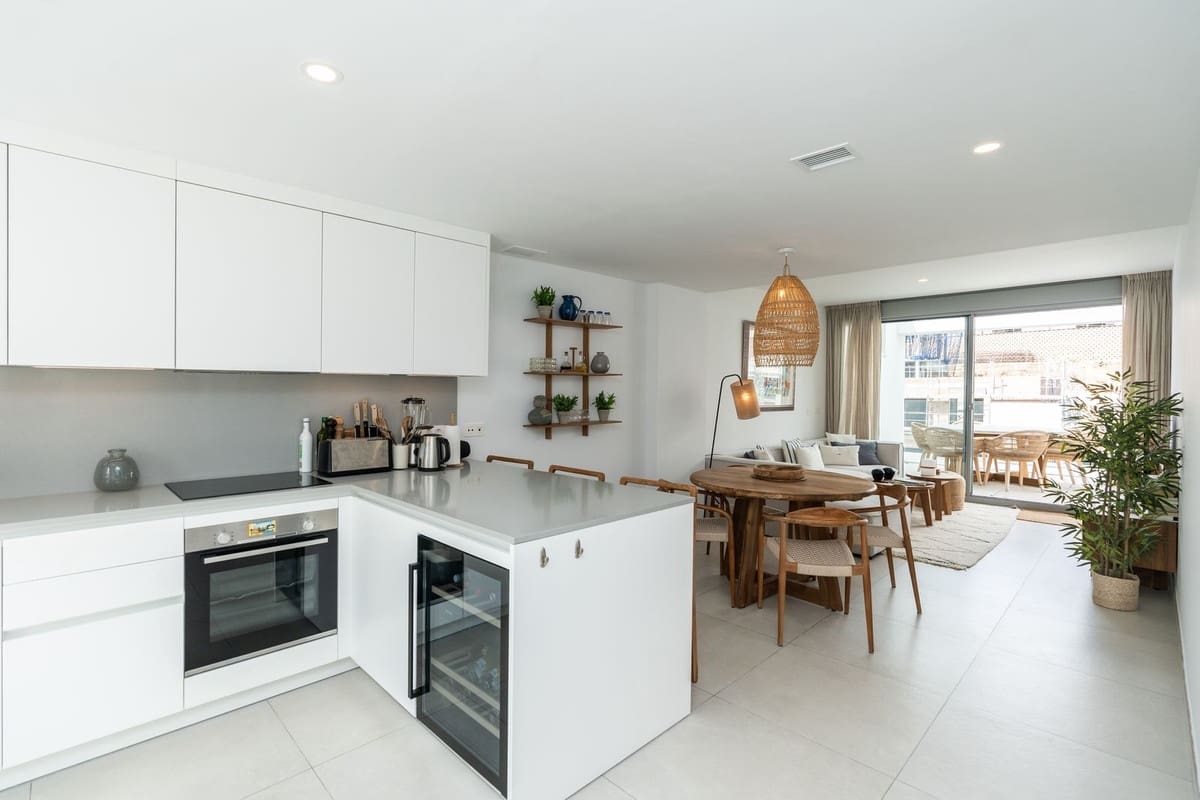 3 bedroom Apartment for sale in Elviria with garage - € 1,249,500 (Ref: 9153490)