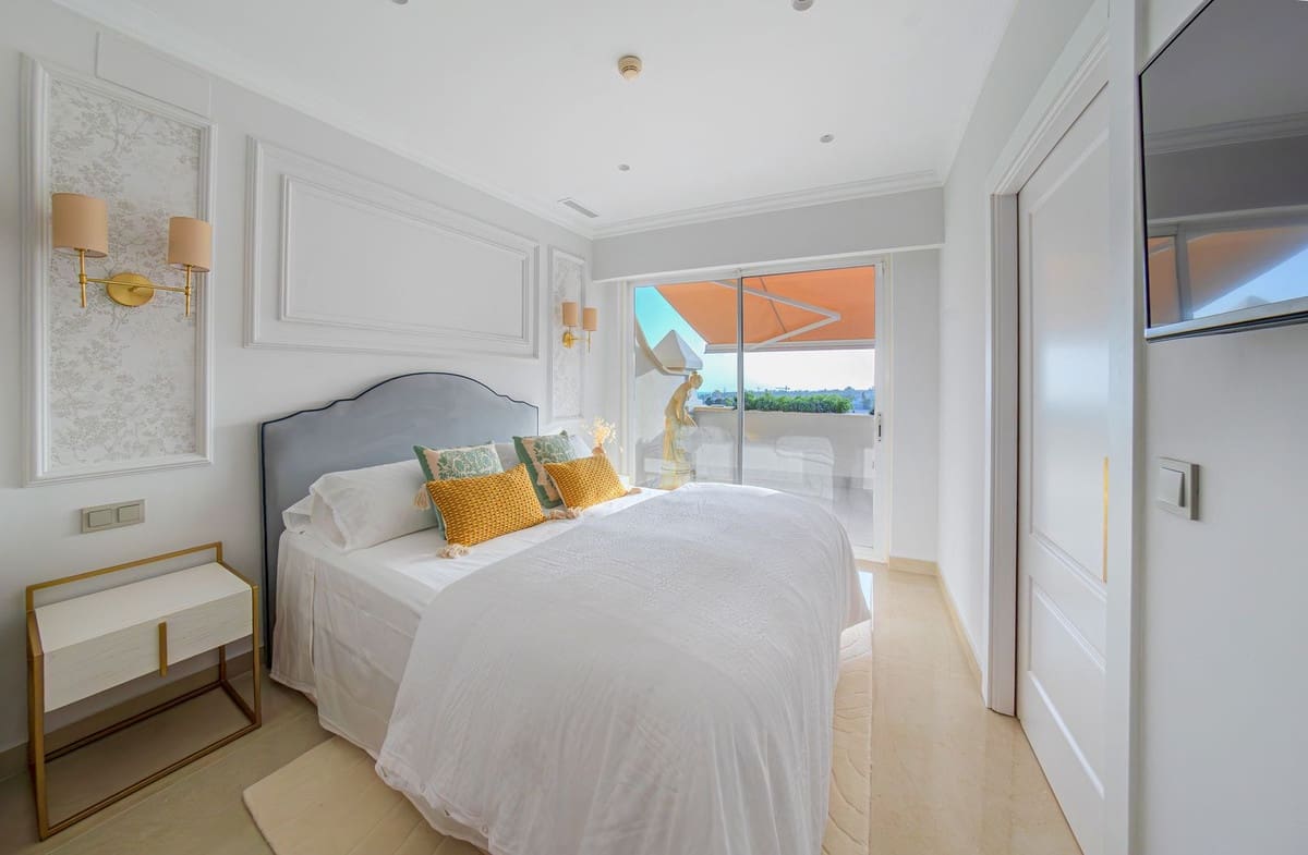 2 sovrum Lägenhet till salu i Marbella - 1 260 000 € (Ref: 9153493)