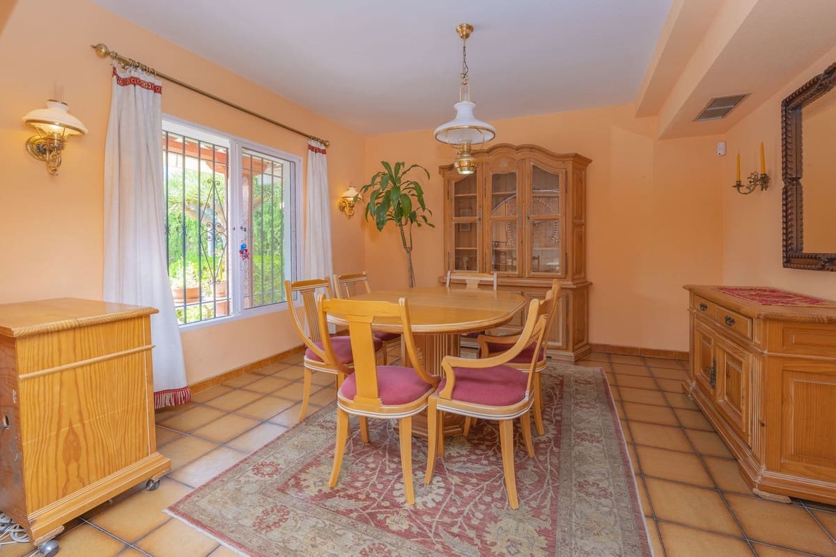 3 soveværelse Villa til salg i Marbella - € 1.125.000 (Ref: 9153494)