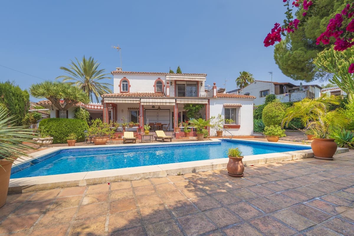 3 soveværelse Villa til salg i Marbella - € 1.125.000 (Ref: 9153494)