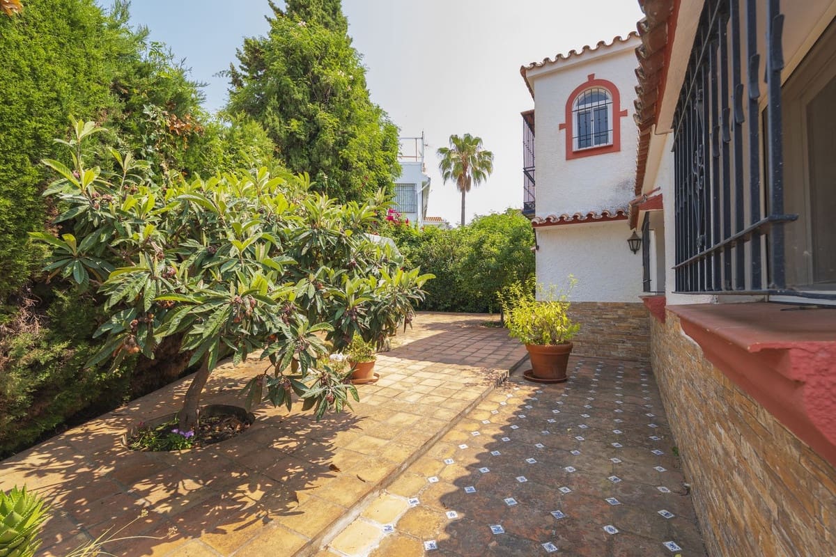 3 soveværelse Villa til salg i Marbella - € 1.125.000 (Ref: 9153494)