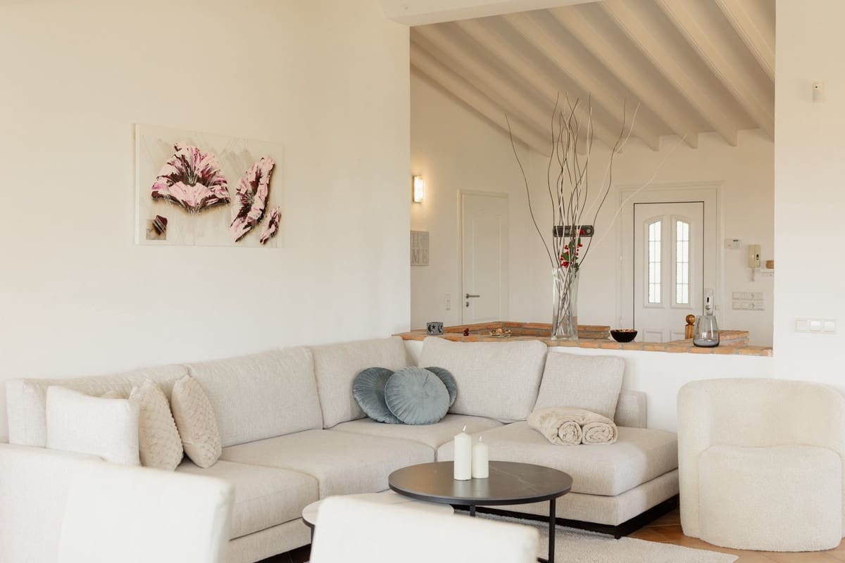 4 bedroom Villa for sale in Costabella - € 1,195,000 (Ref: 9153498)