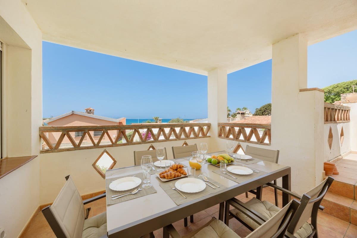 4 bedroom Villa for sale in Costabella - € 1,195,000 (Ref: 9153498)