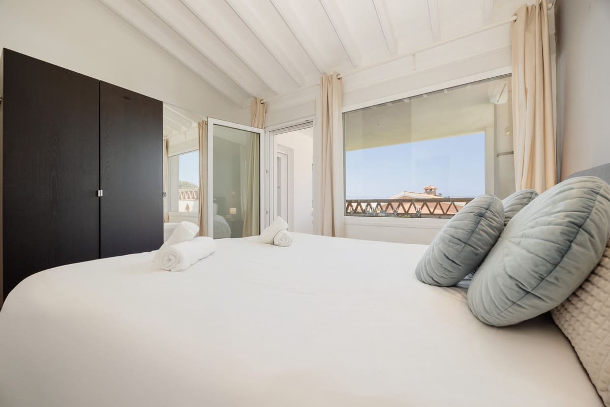 4 bedroom Villa for sale in Costabella - € 1,195,000 (Ref: 9153498)