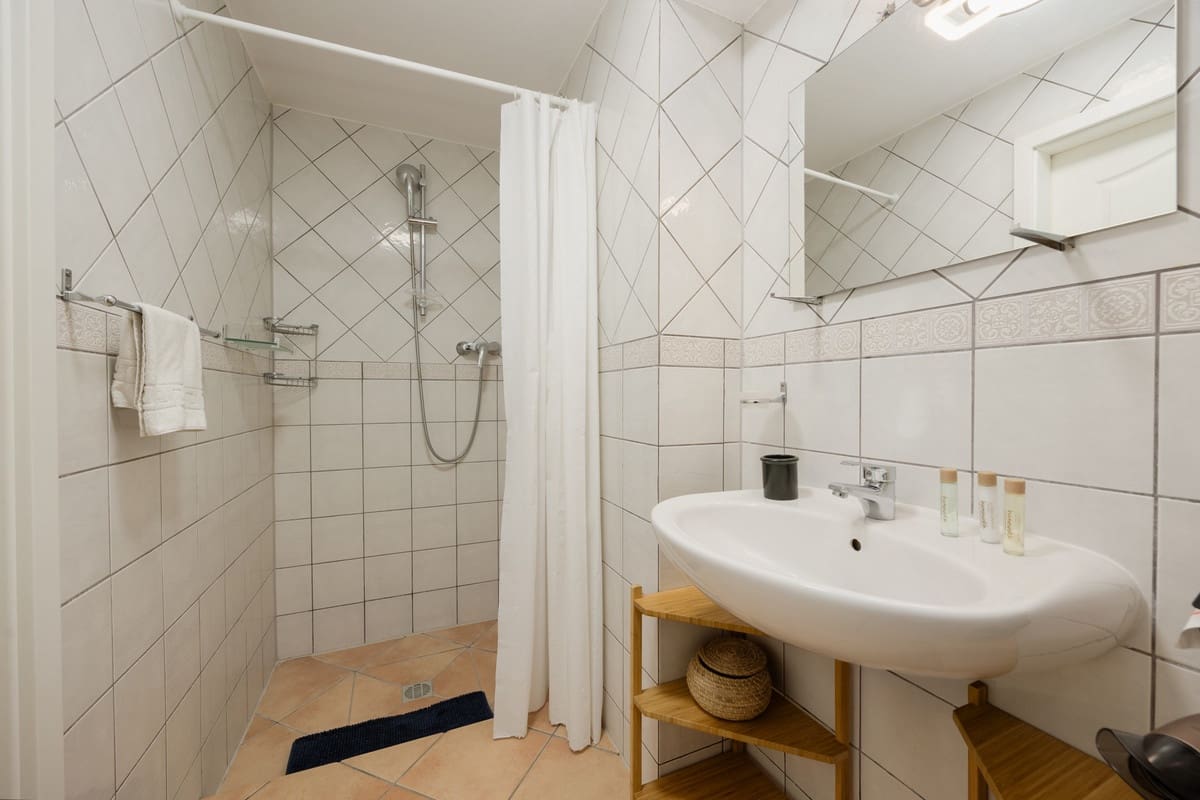 4 bedroom Villa for sale in Costabella - € 1,195,000 (Ref: 9153498)