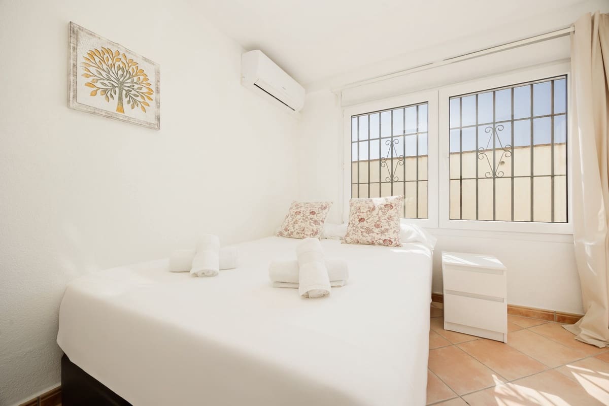 4 bedroom Villa for sale in Costabella - € 1,195,000 (Ref: 9153498)