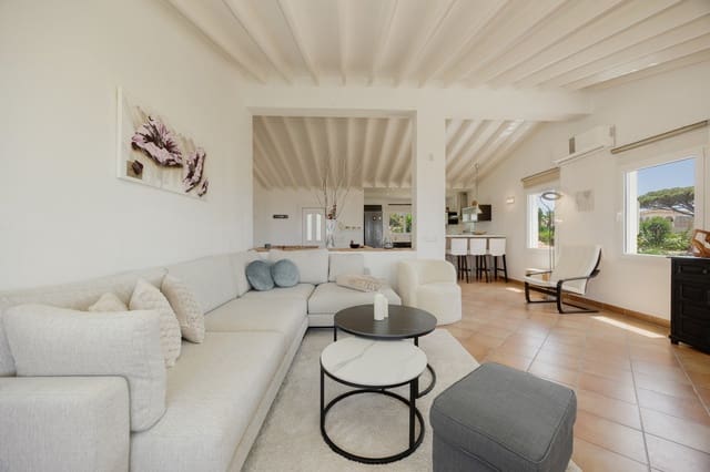 4 bedroom Villa for sale in Costabella, Marbella - € 1,195,000 (Ref: 9153498)