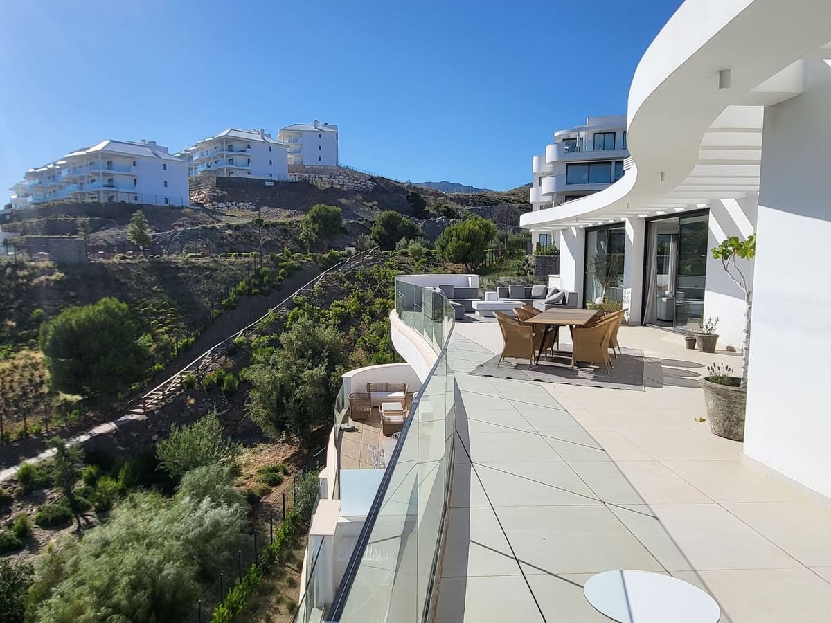 3 makuuhuone Huoneisto myytävänä paikassa Fuengirola mukana 
autotalli - 1 195 000 € (Ref: 9153499)