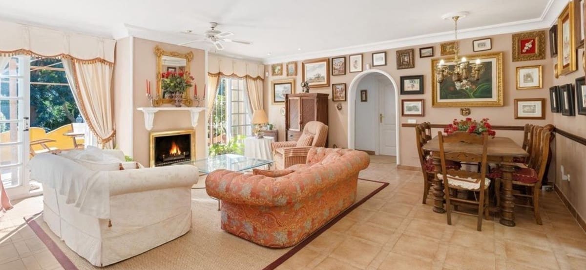 3 slaapkamer Villa te koop in El Rosario met garage - € 995.000 (Ref: 9153505)