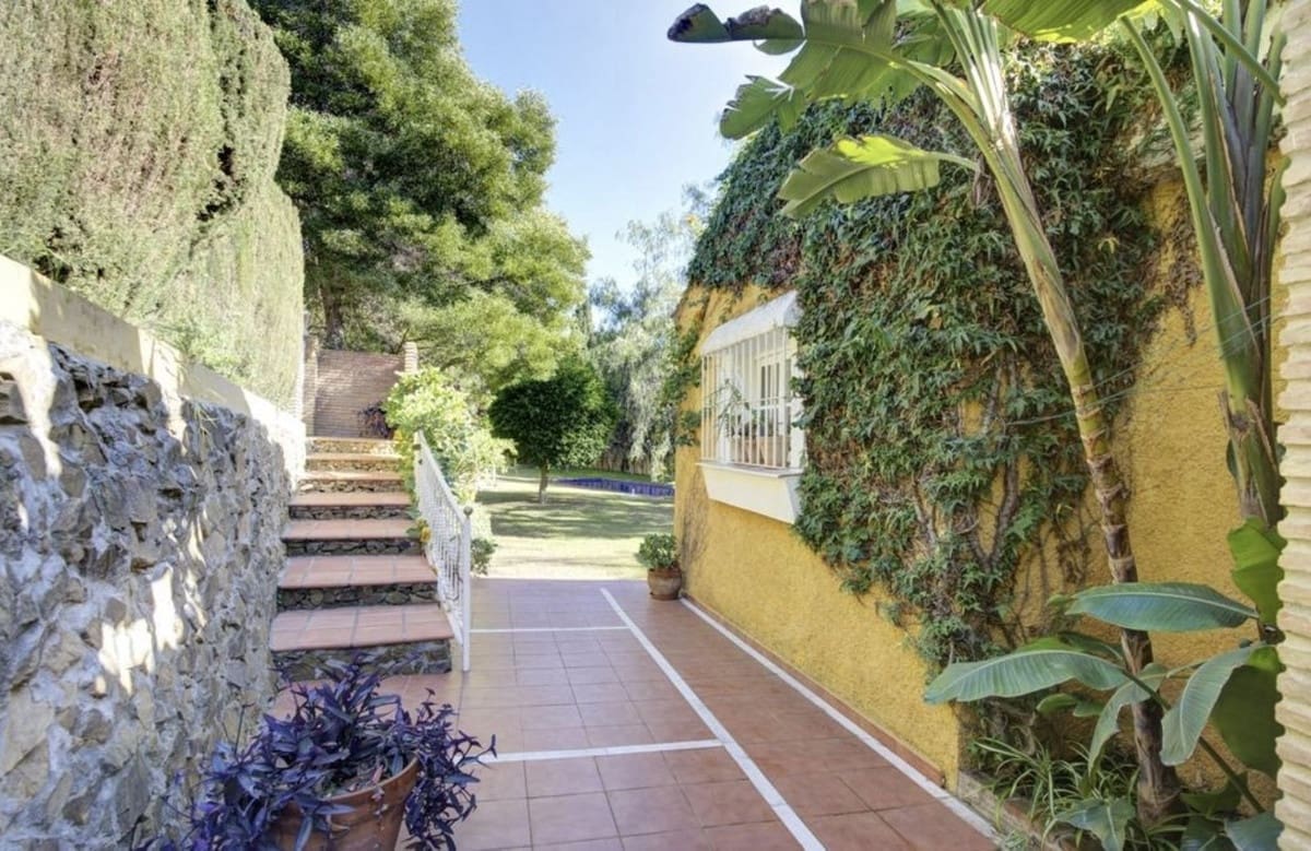 3 slaapkamer Villa te koop in El Rosario met garage - € 995.000 (Ref: 9153505)