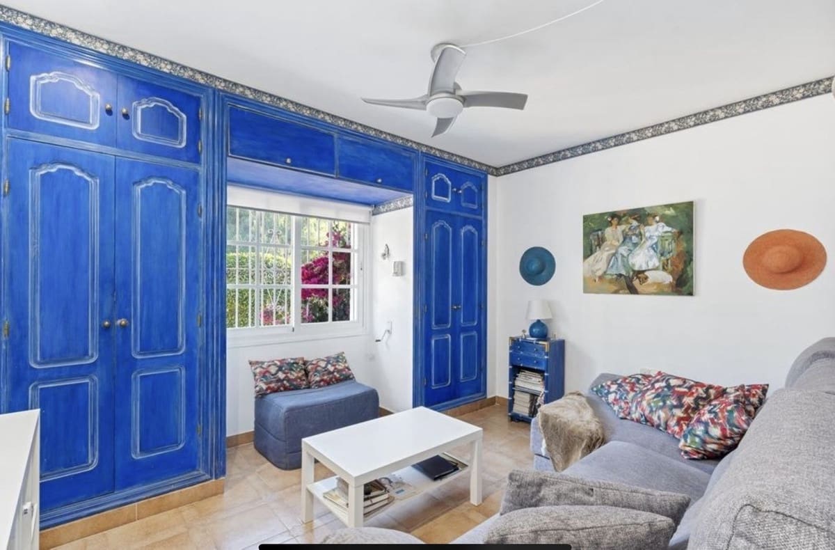 3 slaapkamer Villa te koop in El Rosario met garage - € 995.000 (Ref: 9153505)