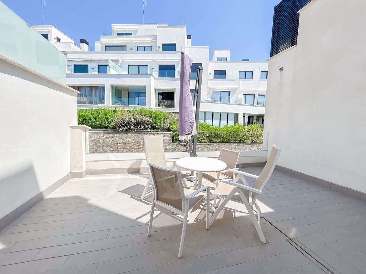 4 bedroom Apartment for sale in Marbella - € 1,095,000 (Ref: 9153509)