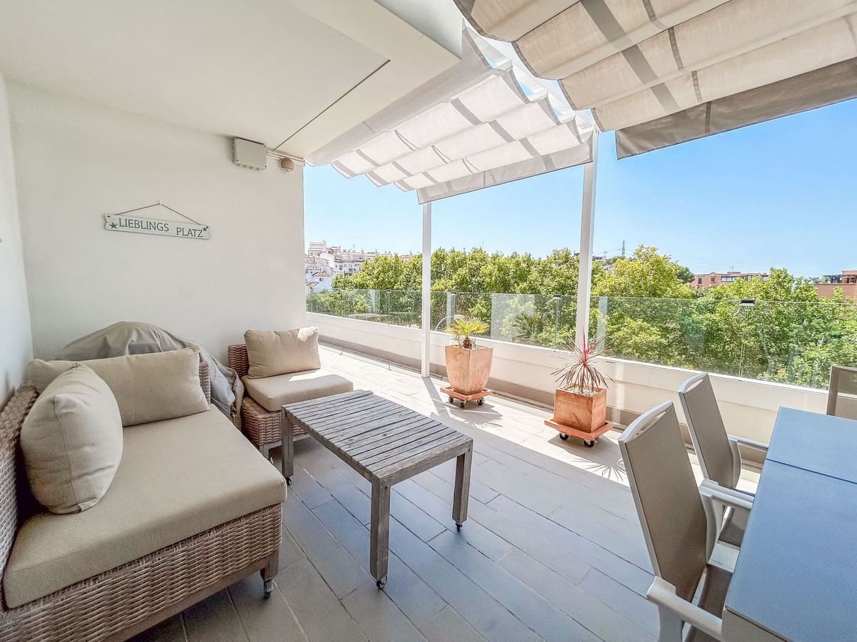 4 bedroom Apartment for sale in Marbella - € 1,095,000 (Ref: 9153509)