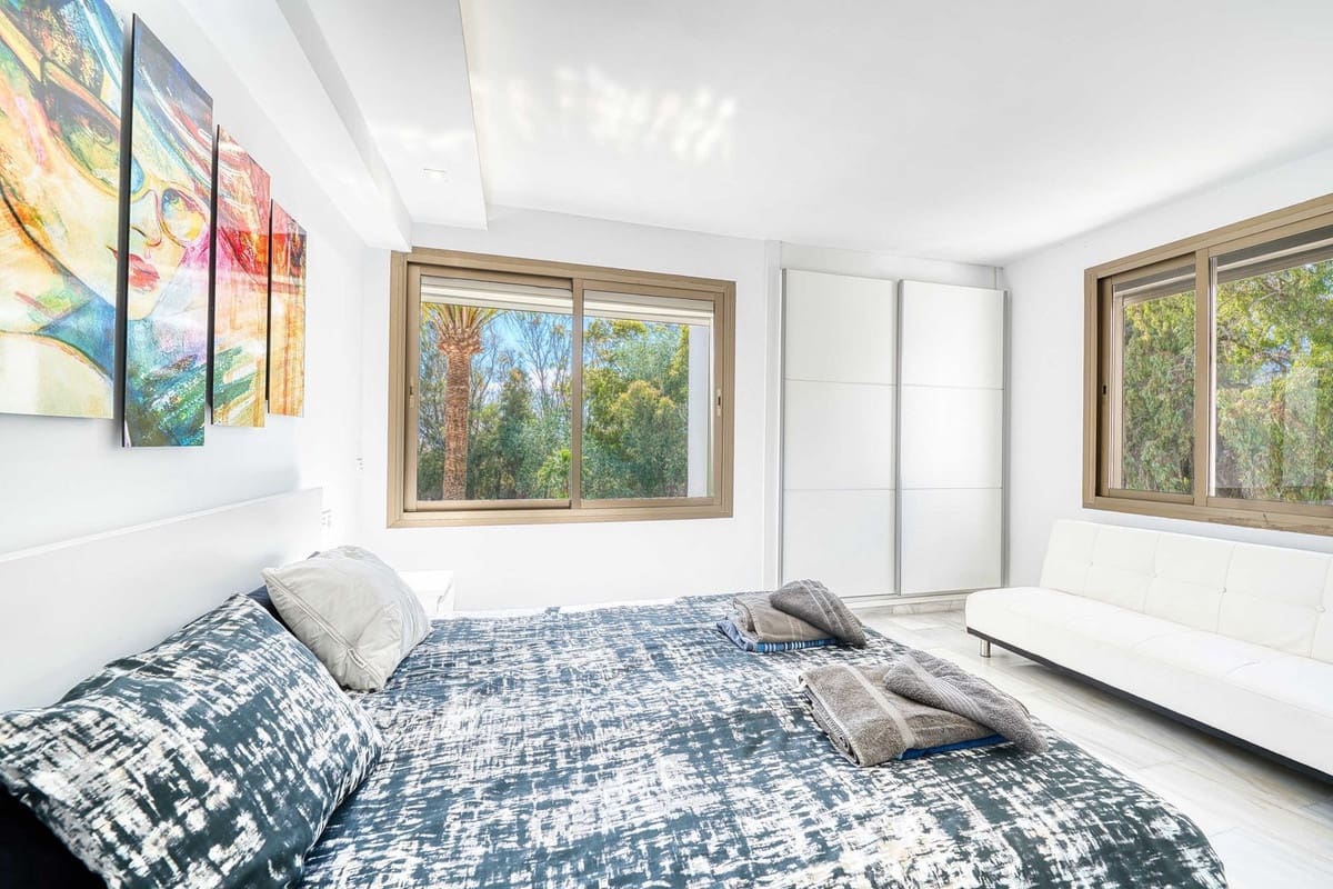 4 sypialnia Apartament na sprzedaż w Elviria - 1 020 000 € (Ref: 9153511)