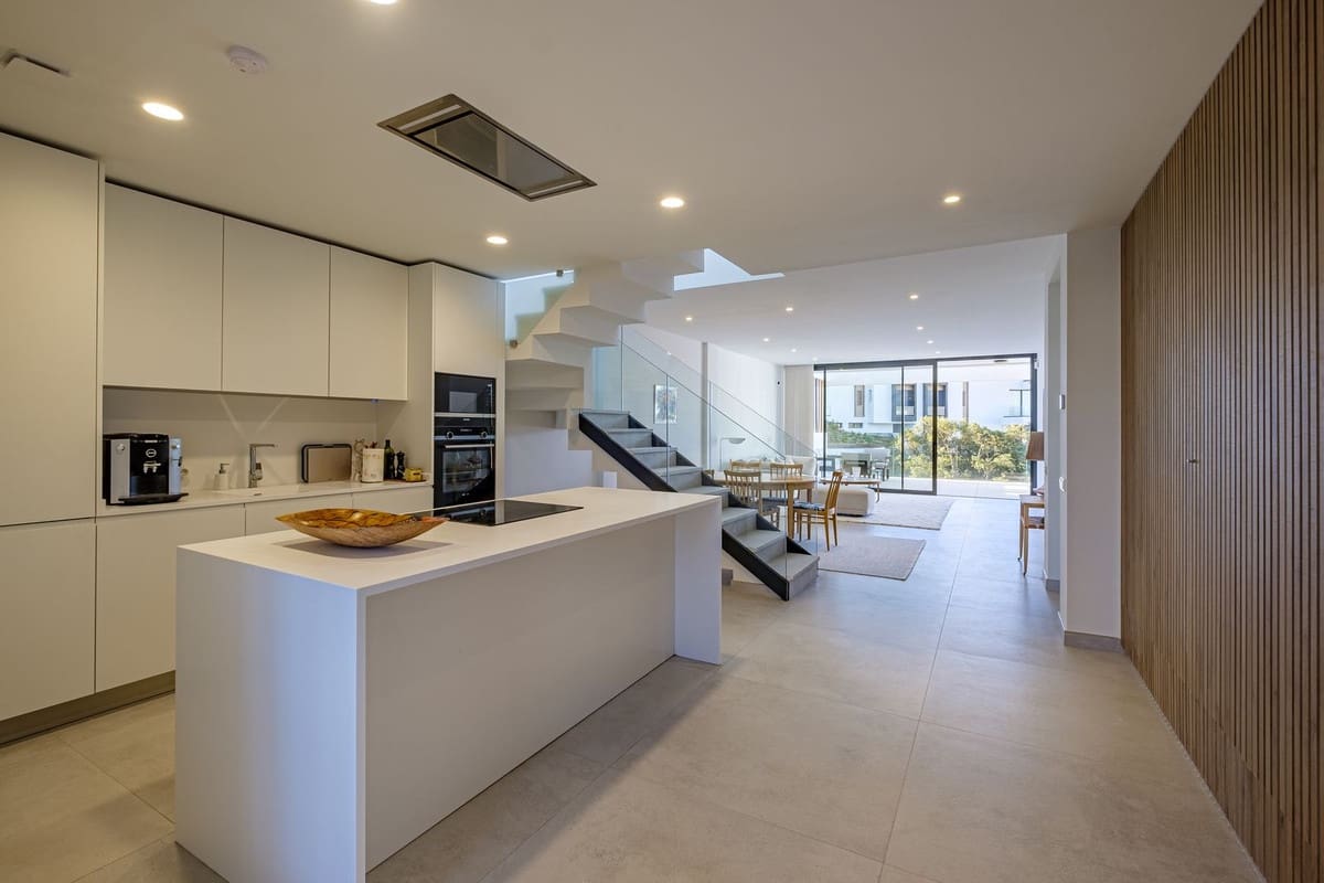 2 slaapkamer Appartement te koop in Cabopino - € 995.000 (Ref: 9153515)