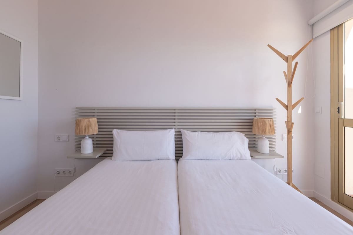 2 bedroom Apartment for sale in Elviria - € 950,000 (Ref: 9153516)