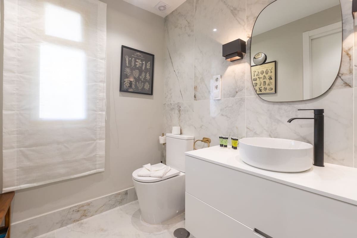 2 bedroom Apartment for sale in Elviria - € 950,000 (Ref: 9153516)