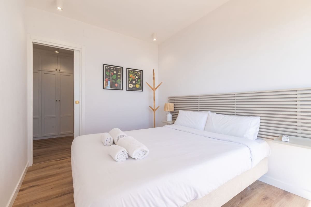 2 bedroom Apartment for sale in Elviria - € 950,000 (Ref: 9153516)