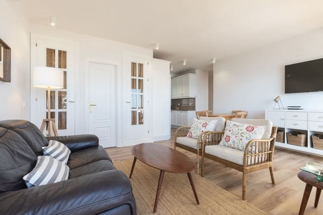 2 bedroom Apartment for sale in Elviria, Marbella - € 950,000 (Ref: 9153516)