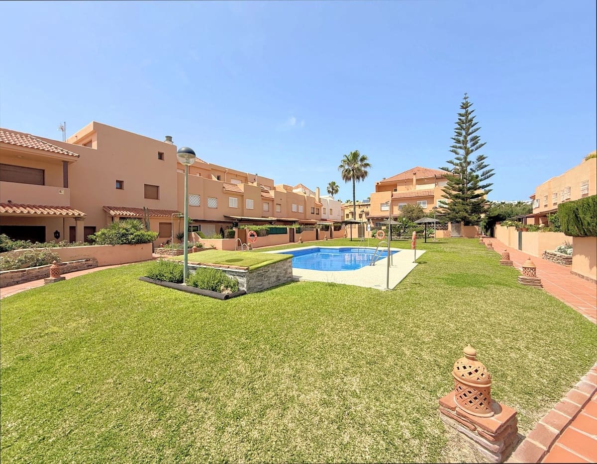 4 soveværelse Byhus til salg i Bahia de Casares - € 880.000 (Ref: 9153521)