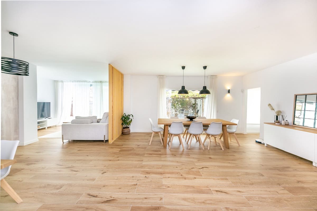 Casa de 4 habitaciones en Fuengirola en venta con garaje - 949.000 € (Ref: 9153522)