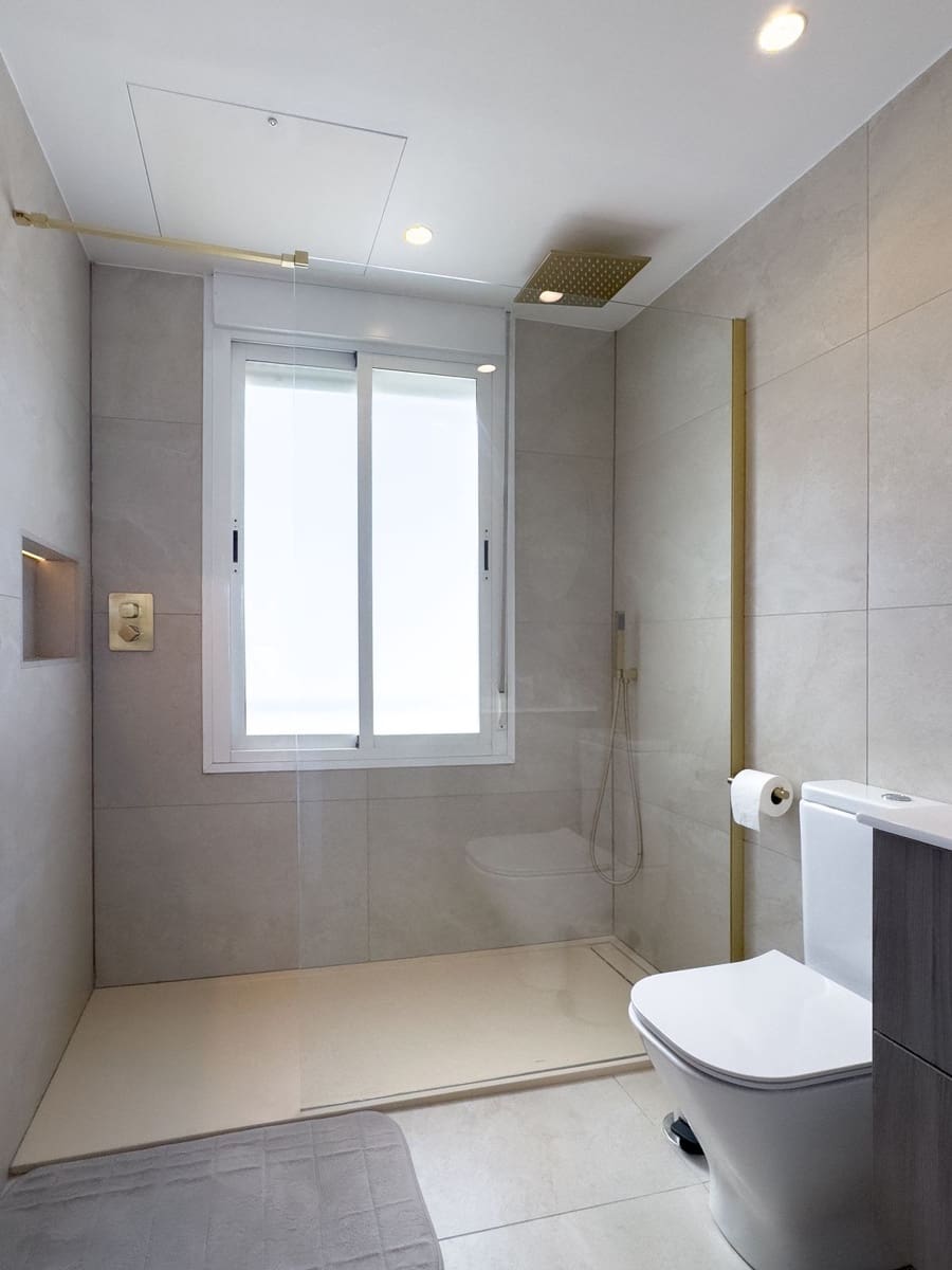 Apartamento de 2 habitaciones en Puerto Banus en venta - 1.200.000 € (Ref: 9158307)