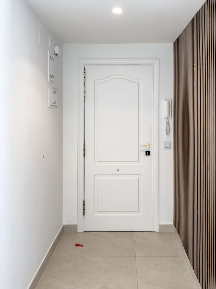 Apartamento de 2 habitaciones en Puerto Banus en venta - 1.200.000 € (Ref: 9158307)