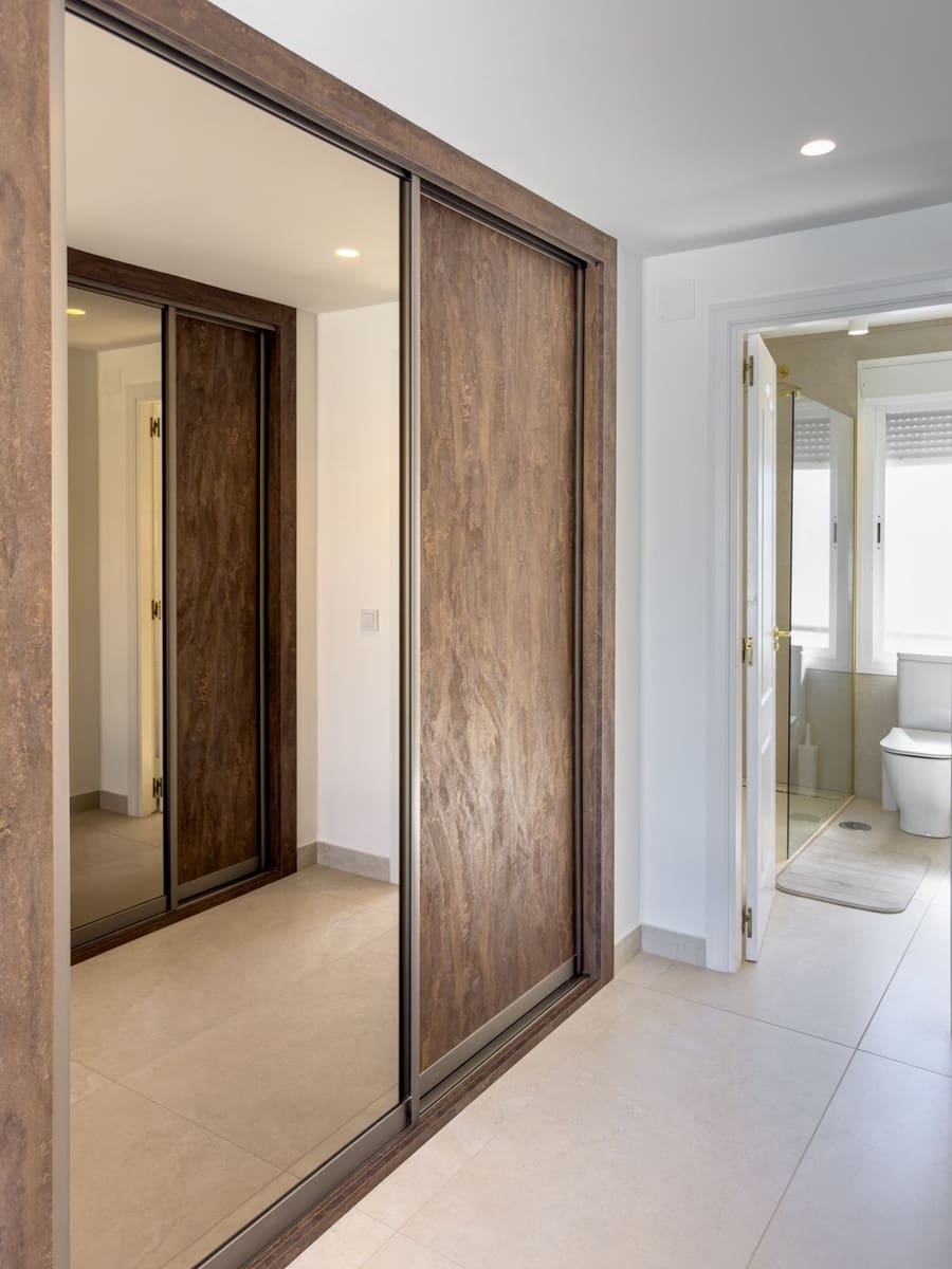 2 bedroom Apartment for sale in Puerto Banus - € 1,200,000 (Ref: 9158307)